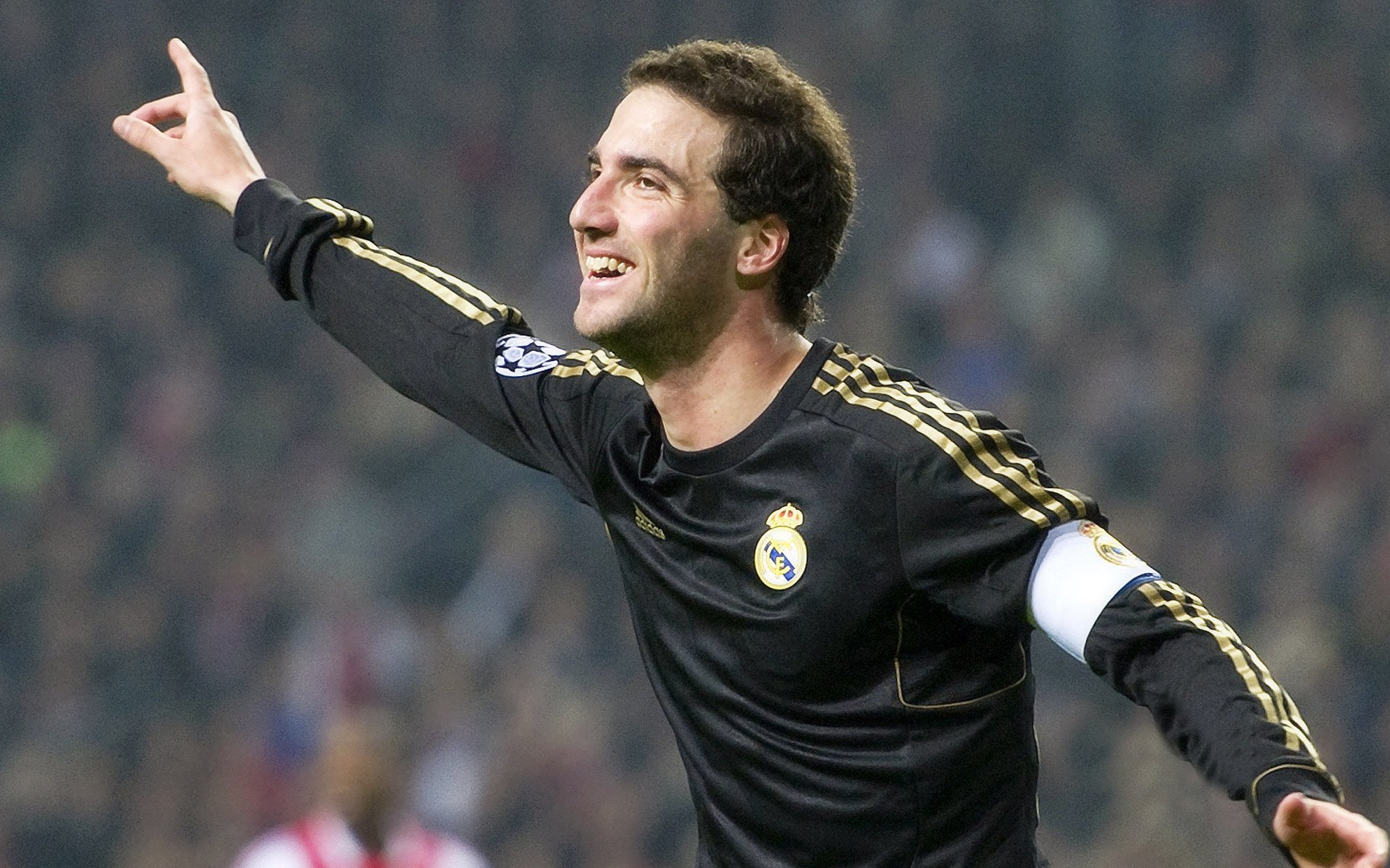 德布劳内连续二十场比赛得分超过逆转，勇士挑战极限！